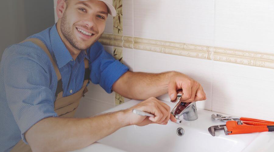 Handle or spout repair in Dowling, MI